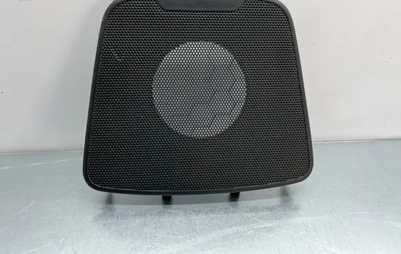 Hyundai Santa Fe Dash center speaker trim cover 847152W000