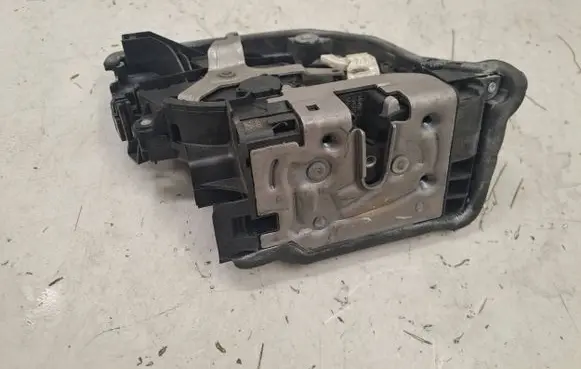 BMW X7 G07 Front door lock 9464890 19864010 A052111