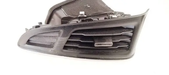 Ford Focus Dash center air vent grill BM51018B09