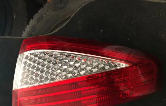 Ford Mondeo MK IV Rear/tail lights 77R00 2401 P3202