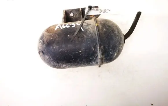 Vacuum air tank