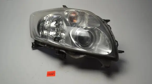 Toyota Auris 150 Headlight/headlamp 8111002470 89901943 89901357