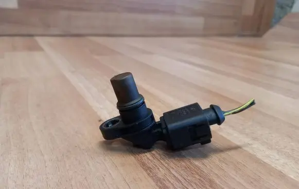 Volkswagen Touareg I Camshaft position sensor 06E905163
