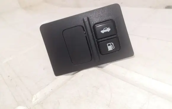 Lexus IS 220D-250-350 Tailgate opening switch 5544753010