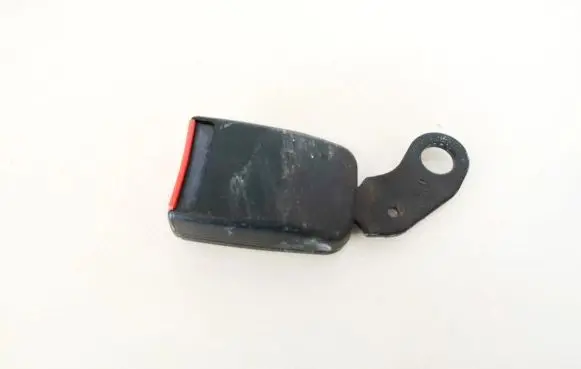 Mitsubishi Carisma Rear seatbelt buckle 101911g 101911-g