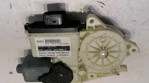 BMW X3 E83 Rear door window regulator motor 69259662 S007083008
