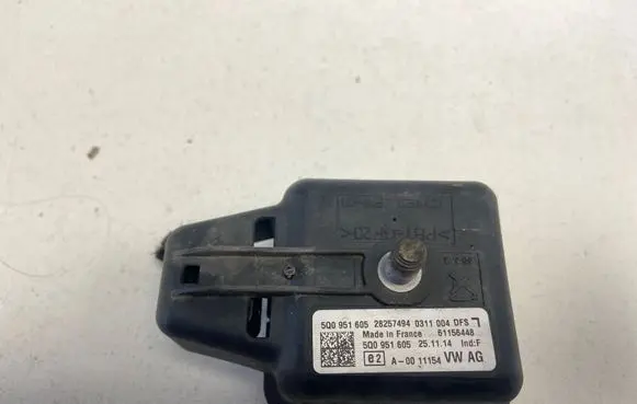 Volkswagen PASSAT B8 Alarm system siren 5q951605