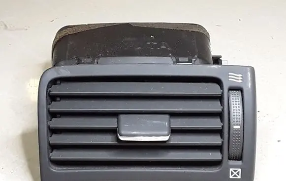Toyota Avensis T250 Dashboard side air vent grill/cover trim 8518