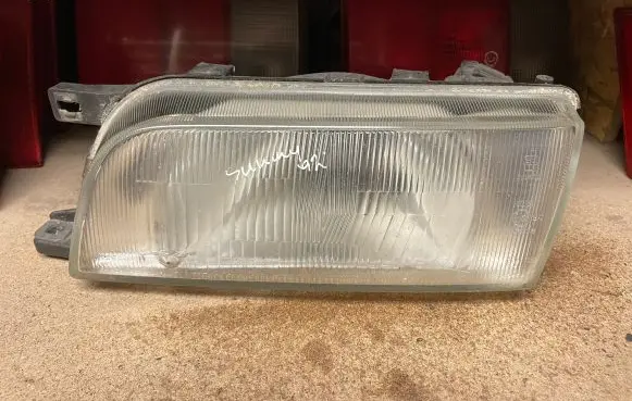Nissan Sunny Headlight/headlamp 1412