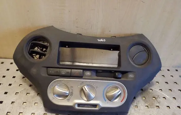 Toyota Yaris Climate control unit