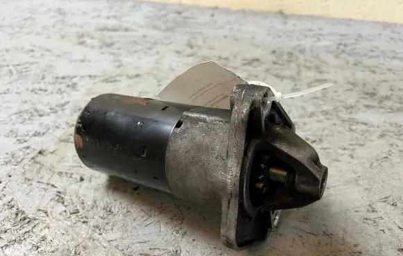 Nissan Juke I F15 Starter motor 41826