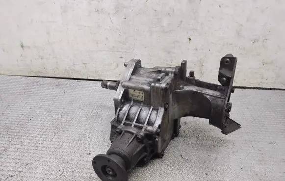 Gearbox transfer box case