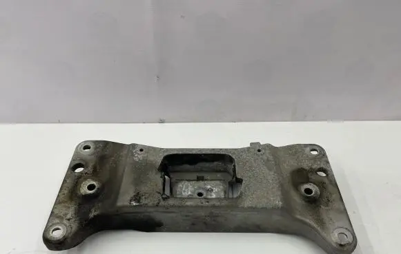 BMW 7 F01 F02 F03 F04 Gearbox mounting bracket 6777613