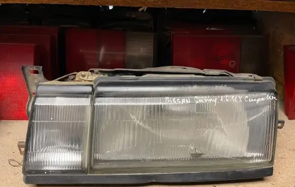 Nissan Sunny Headlight/headlamp 11063210