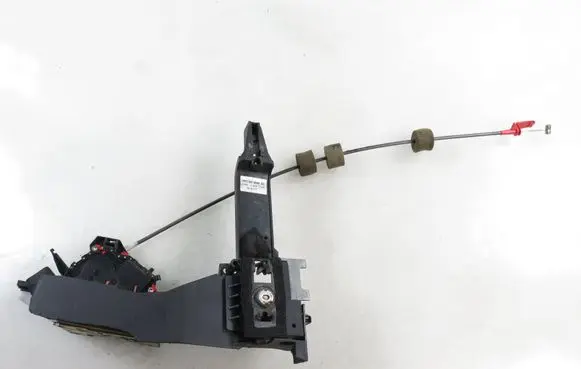 Ford Mondeo Mk III Front door lock 2S4A021813FA