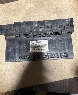 Mercedes-Benz C W203 Comfort/convenience module 2035450701 5DK00797420