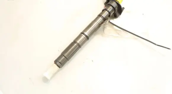 Audi A6 S6 C6 4F Fuel injector