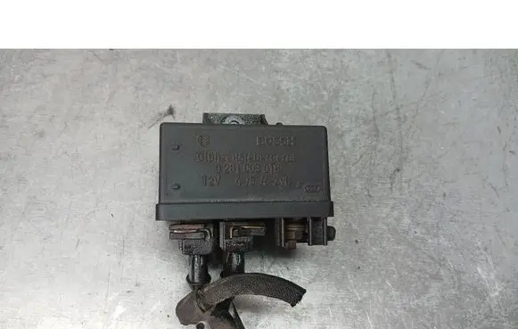 Peugeot 607 Glow plug pre-heat relay 0281003018