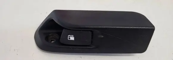 Toyota Yaris Fuel tank opening switch 