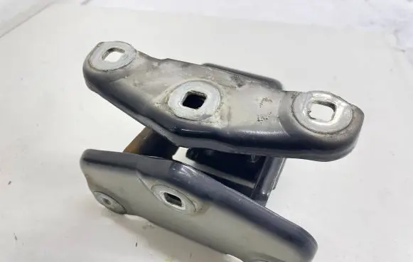 Opel Vivaro Tailgate/trunk/boot hinge 312304K 66379