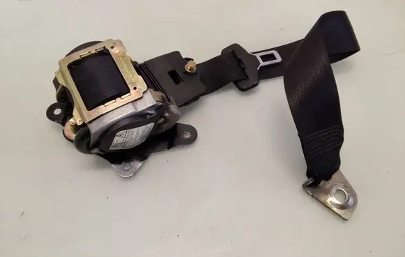 Mercedes-Benz E W210 Rear seatbelt 2018680222