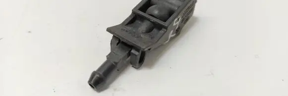 Volkswagen PASSAT B5.5 Windshield washer spray nozzle 6E0955985