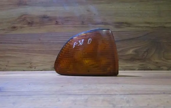 BMW 7 E38 Front indicator light 63138352136