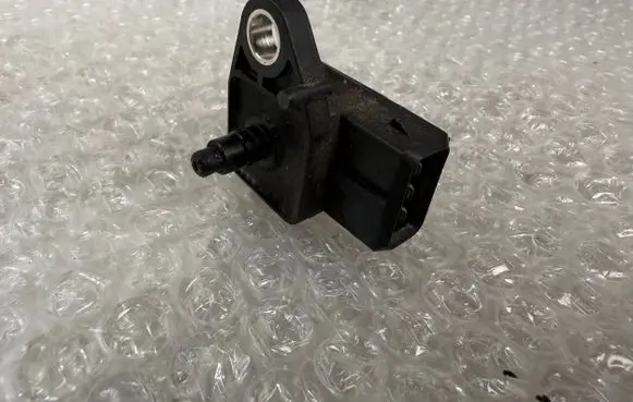 BMW 5 E39 Air pressure sensor 2246977 5850801 MHK101606L