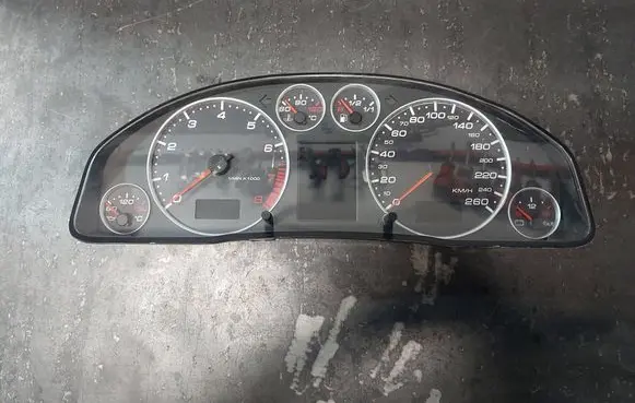 Audi A6 S6 C5 4B Speedometer (instrument cluster) 4B0920981J