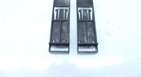BMW 5 E60 E61 Radiator mount bracket 7788324