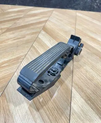 Mercedes-Benz S W221 Accelerator throttle pedal a2203000104
