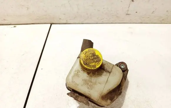 Mazda 323 Power steering fluid tank/reservoir 