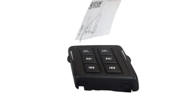Volvo XC90 Steering wheel buttons/switches 8666729