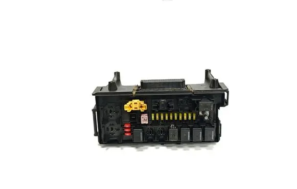 Jeep Grand Cherokee (WK) Fuse module 04692114AC 04692114 0001127773