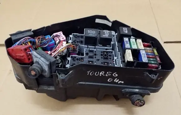 Volkswagen Touareg I Fuse module 7L0971072P