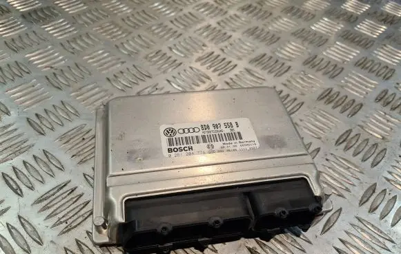 Volkswagen PASSAT B5 Engine control unit/module 8D0907558B
