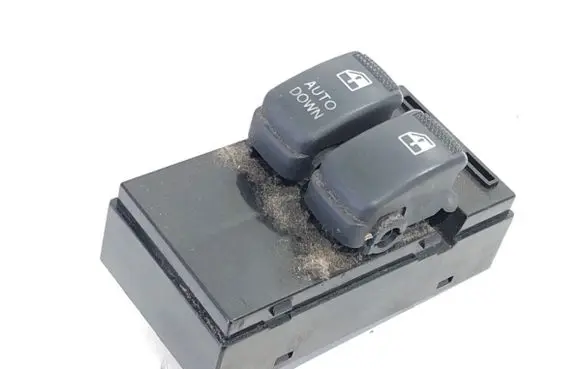 Hyundai Getz Electric window control switch 93570-1C010