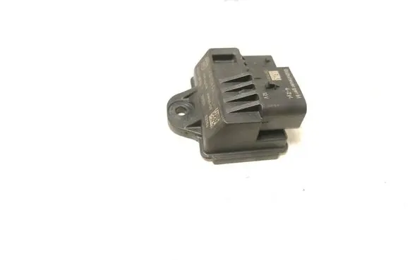 BMW 3 E92 E93 Glow plug pre-heat relay 7810856