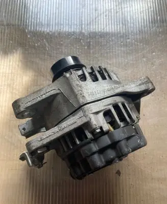 Toyota Yaris Generator/alternator 270600Y270 2710755A