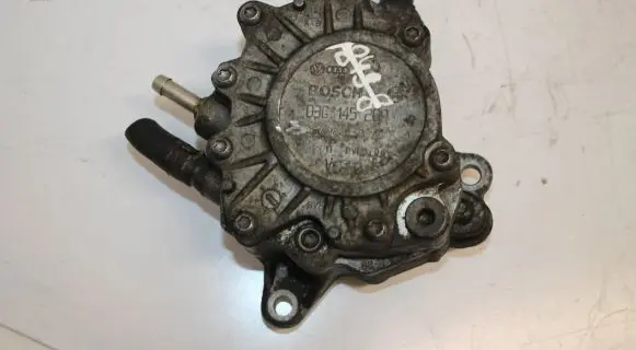 Volkswagen Golf V Vacuum pump 03G145209 2801057A