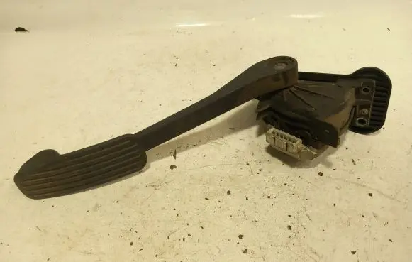 Volvo V70 Accelerator throttle pedal 30666660 6PV00853700