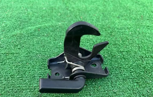 Audi A3 S3 8V Engine bonnet/hood lock/latch loop/hook 8V0823480A