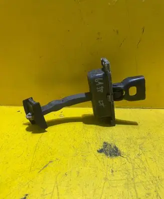 Mercedes-Benz A W168 Rear door check strap stopper