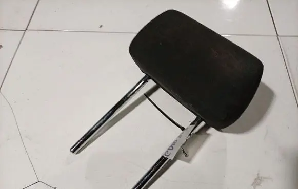 BMW 1 E81 E87 Front seat headrest 