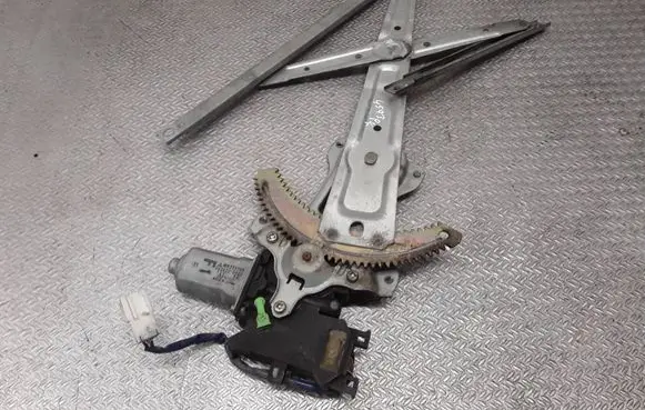 Mitsubishi Pajero Pinin Front door window regulator with motor MR371761 0620200402