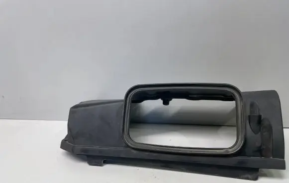 BMW 5 E60 E61 Air filter box cover 13717787254 7787254