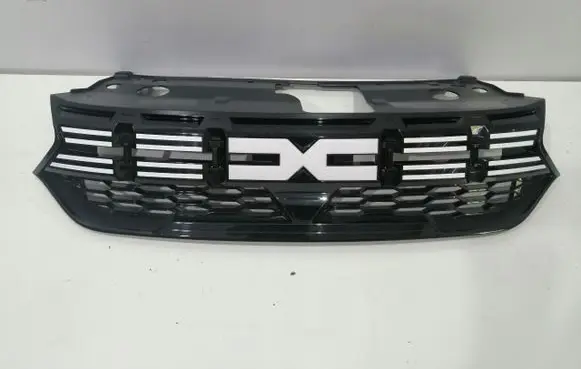 Dacia Duster Front bumper upper radiator grill