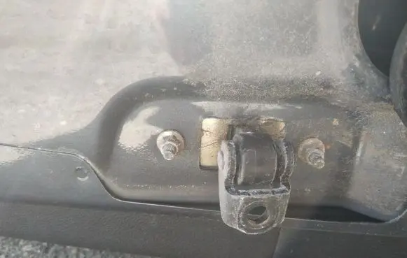 Ford Mondeo Mk III Rear door check strap stopper