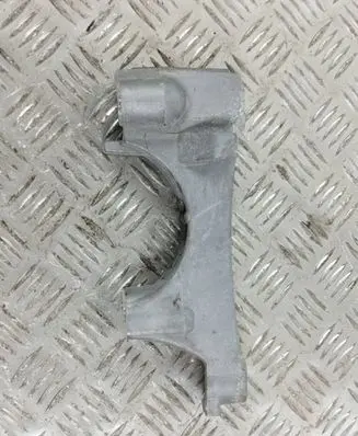 Toyota RAV 4 (XA50) Engine mounting bracket
