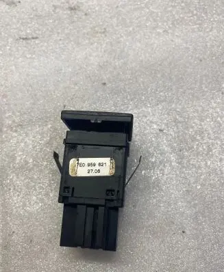 Volkswagen Transporter - Caravelle T5 Windscreen/window heater switch 7E0959621 2706